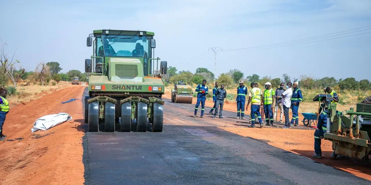 Bitumage de la route Kaya-Barsalogho: Les travaux officiellement lancés